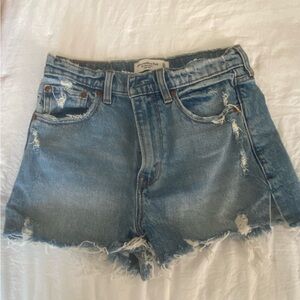 Abercrombie & Fitch “The Mom Short” High Rise - Size 25